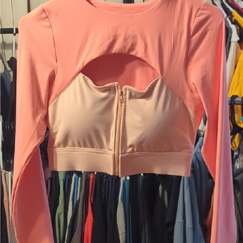 Bo+Tee Coral & Peach Long Sleeve Workout Top W/ Built-In Bra | Size M